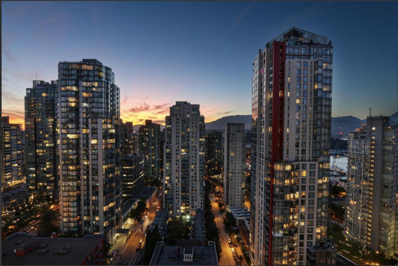 Robson & Granville Luxury Suite Vancouver Exterior foto